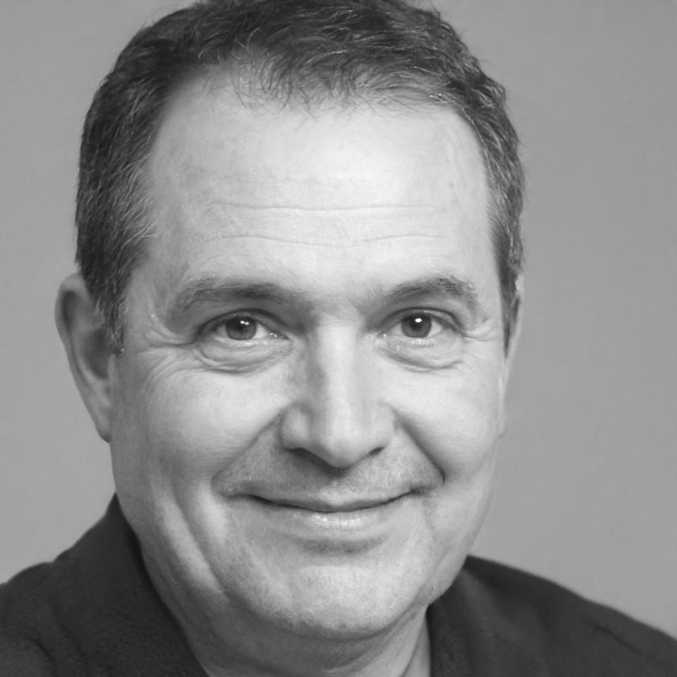 Ritratto di Marco Silvestri, docente di dialoghi e revisione